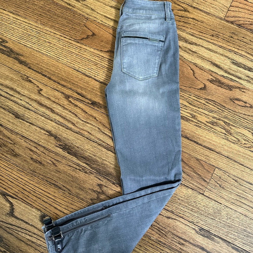 00 WHBM skinny ankle jeans